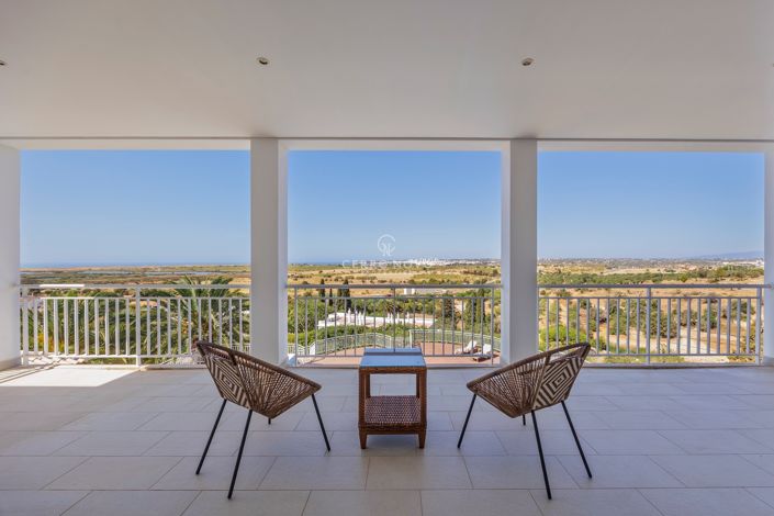 Image No.10-6 Bed Villa for sale