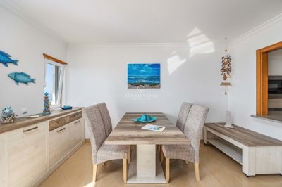 2419-356632-d4a7072701644bd18f6c9ffe77b802fa4