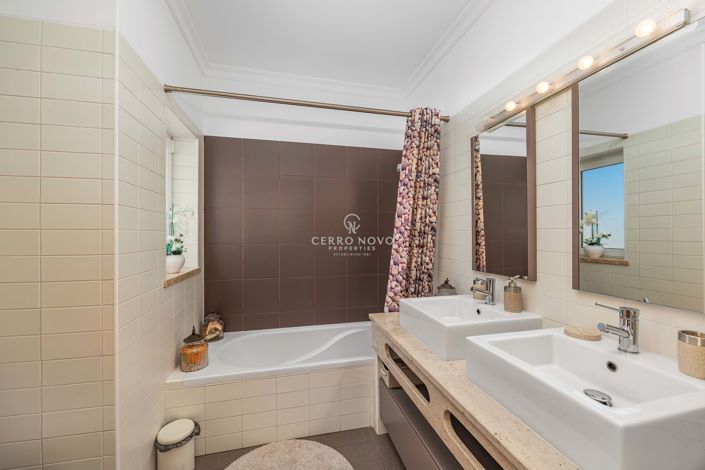 Image No.28-4 Bed Villa for sale