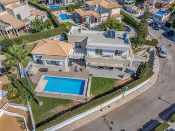 2419-354342-d4a7072701644bd18f6c9ffe77b802fa4