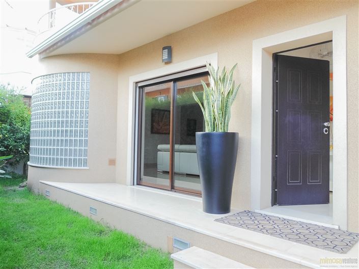 Image No.10-4 Bed House for sale