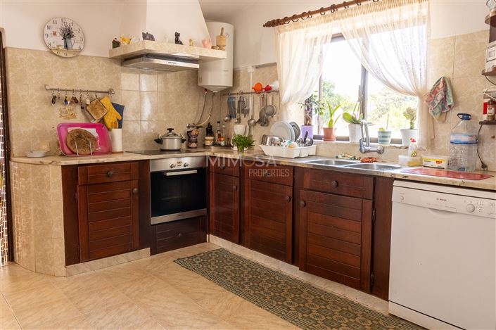 Image No.12-3 Bed Farmhouse for sale