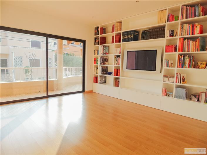 Image No.12-4 Bed House for sale