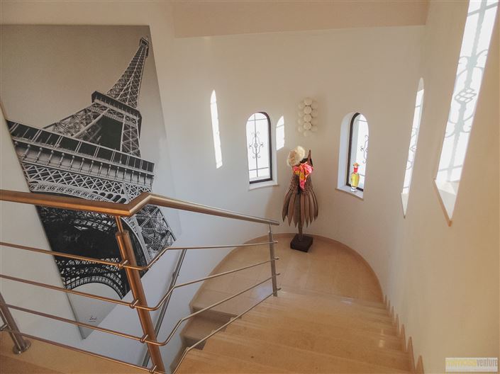 Image No.15-4 Bed House for sale