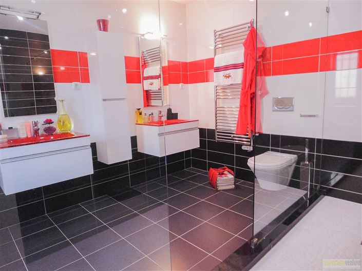 Image No.16-4 Bed House for sale