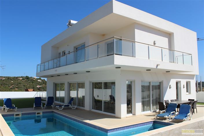 Image No.1-4 Bed House for sale