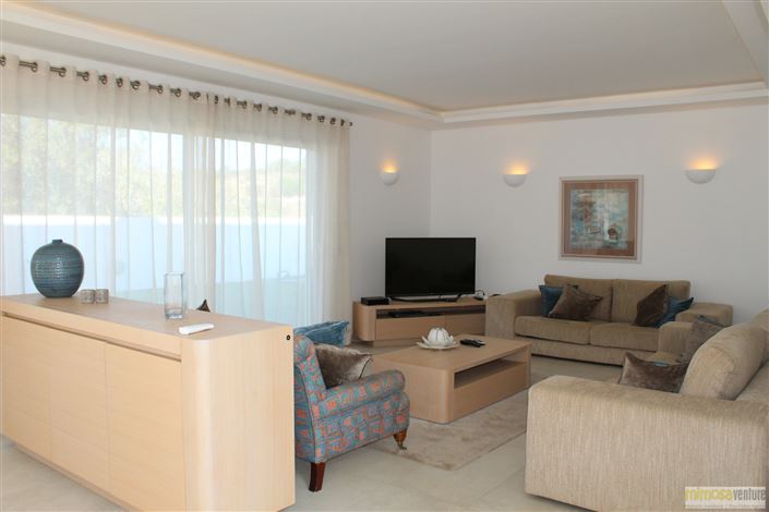 Image No.2-4 Bed House for sale