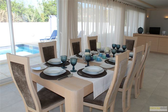 Image No.6-4 Bed House for sale