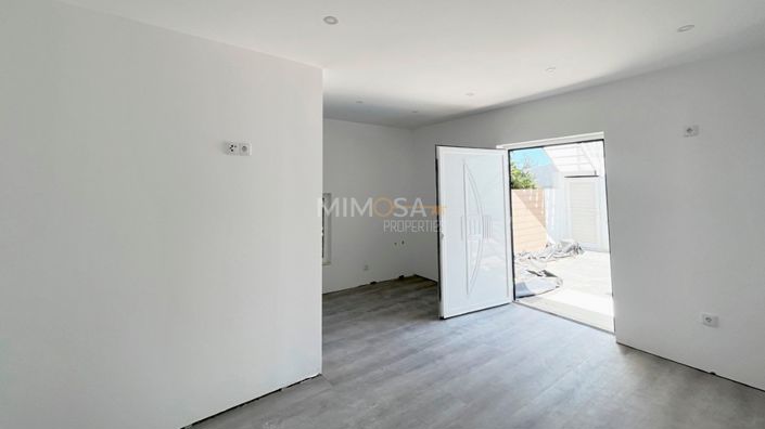 Image No.3-2 Bed Flat for sale