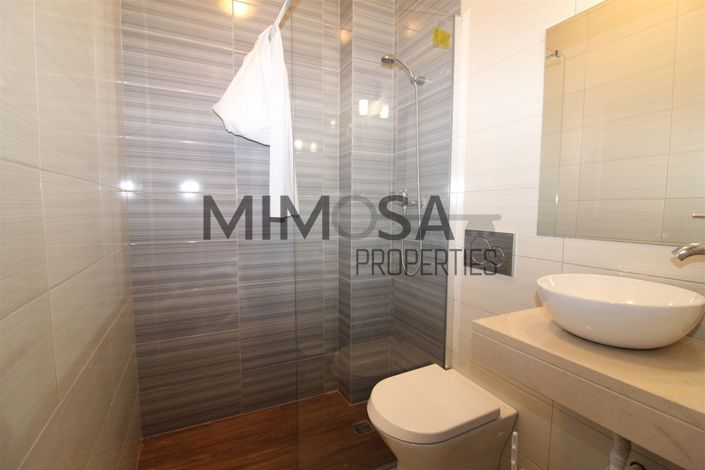 Image No.23-7 Bed House for sale