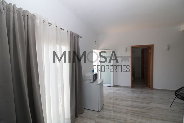 Image No.8-7 Bed House for sale