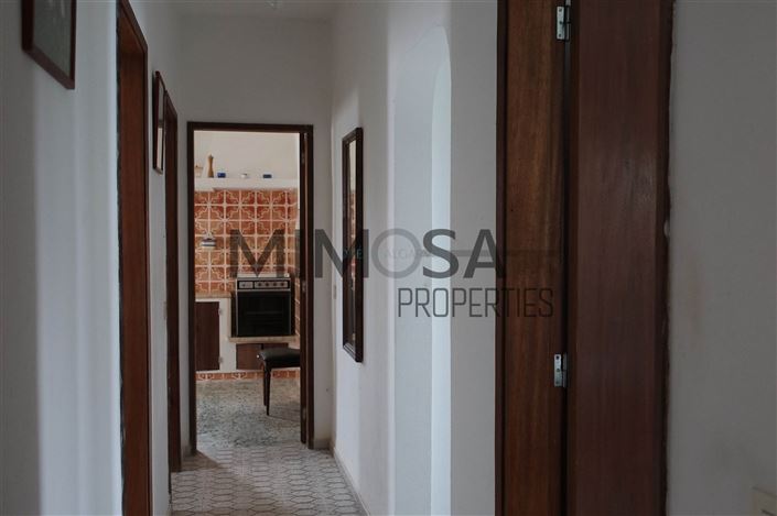 Image No.18-6 Bed House for sale