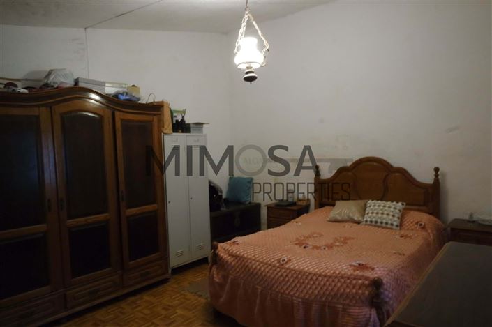 Image No.25-6 Bed House for sale