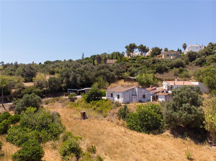 Image No.8-6 Bed House for sale