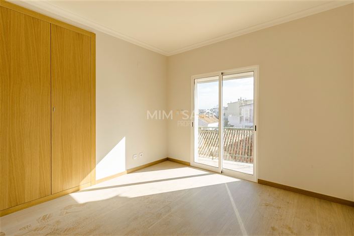 Image No.10-2 Bed Flat for sale