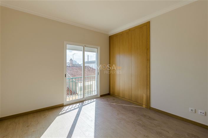 Image No.16-2 Bed Flat for sale