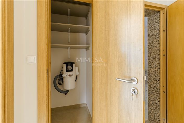 Image No.17-2 Bed Flat for sale