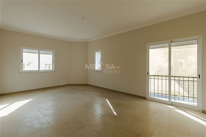 Image No.8-2 Bed Flat for sale