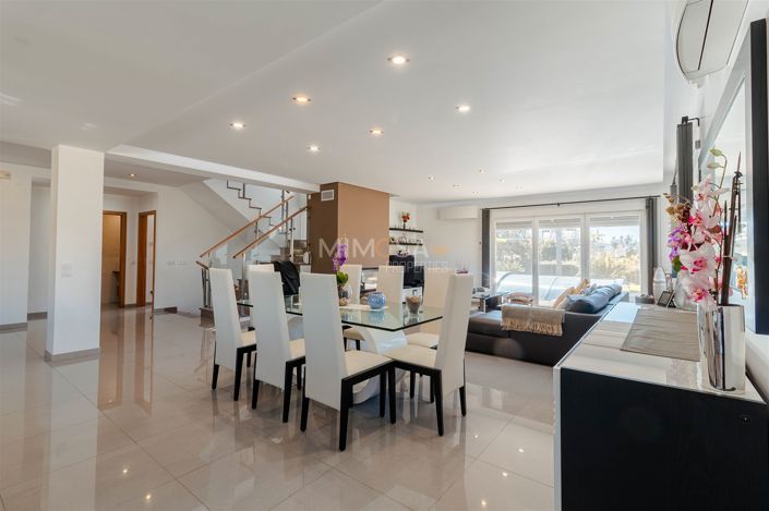 Image No.11-4 Bed House for sale