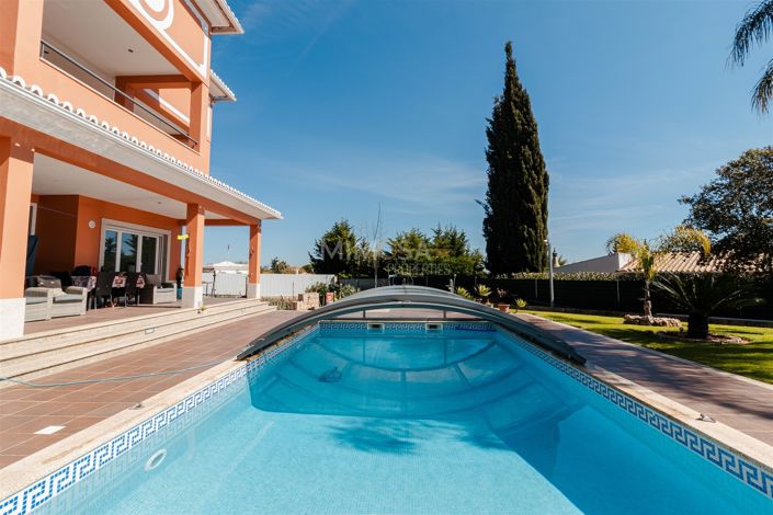 Image No.2-4 Bed House for sale