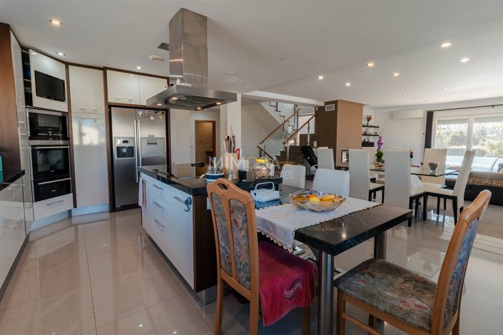 Image No.20-4 Bed House for sale