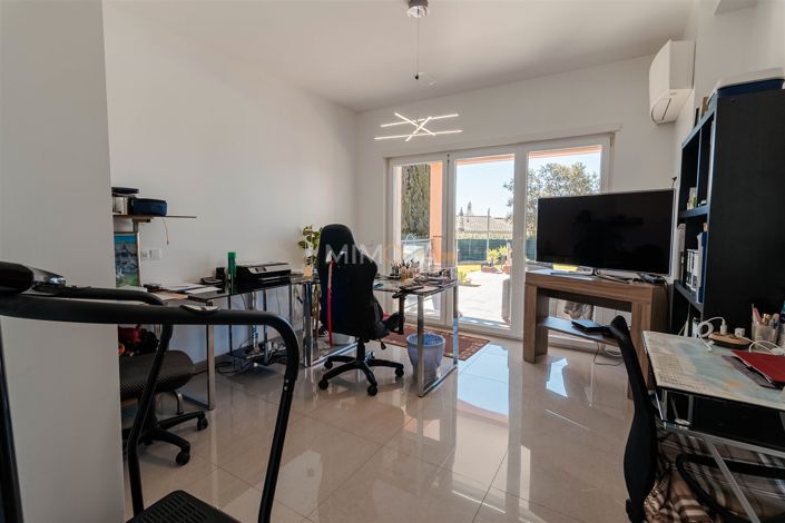 Image No.22-4 Bed House for sale