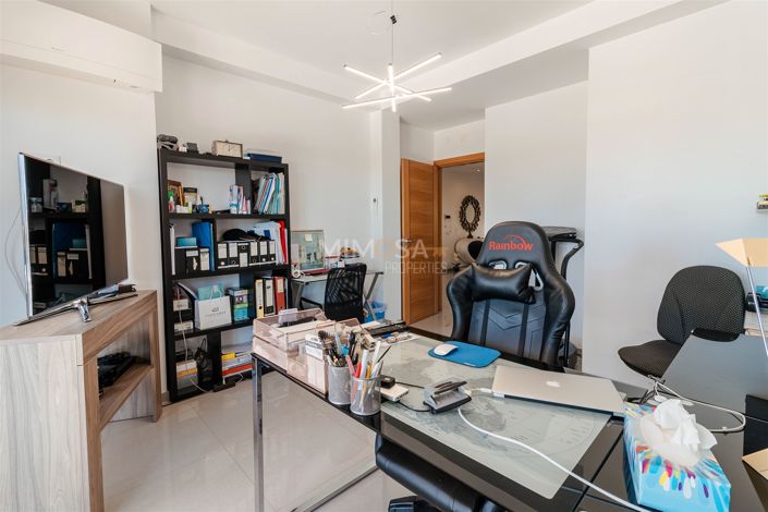 Image No.23-4 Bed House for sale