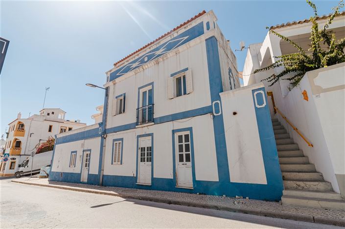 Image No.1-3 Bed House for sale