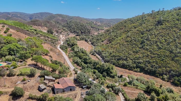 Image No.16-3 Bed Property for sale