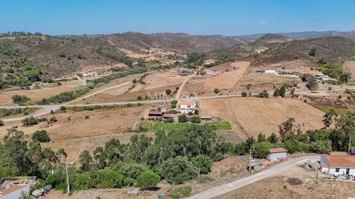 Image No.19-3 Bed Property for sale