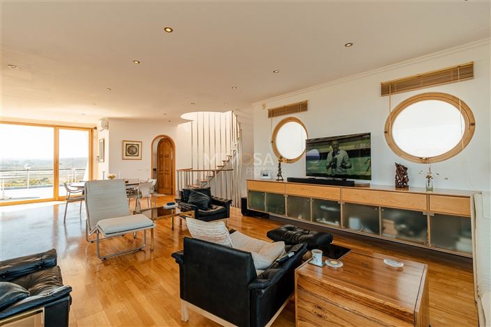 Image No.20-7 Bed House for sale