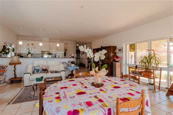 Image No.12-4 Bed House for sale