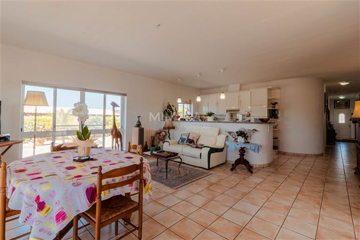 Image No.13-4 Bed House for sale