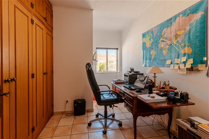 Image No.24-4 Bed House for sale