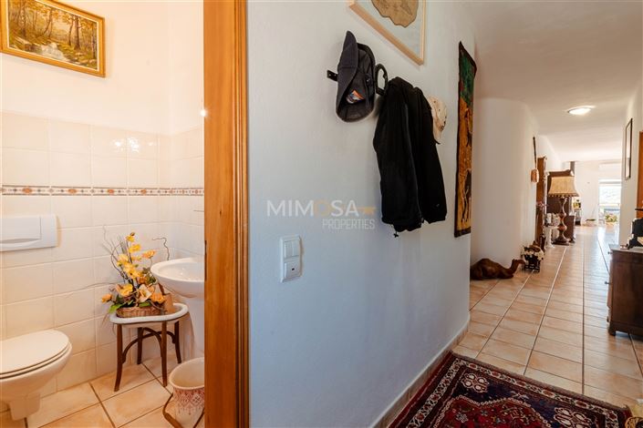 Image No.6-4 Bed House for sale