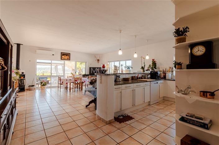 Image No.8-4 Bed House for sale