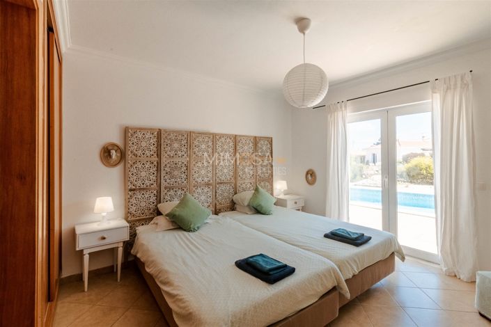 Image No.16-4 Bed House for sale