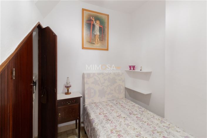 Image No.17-2 Bed Property for sale