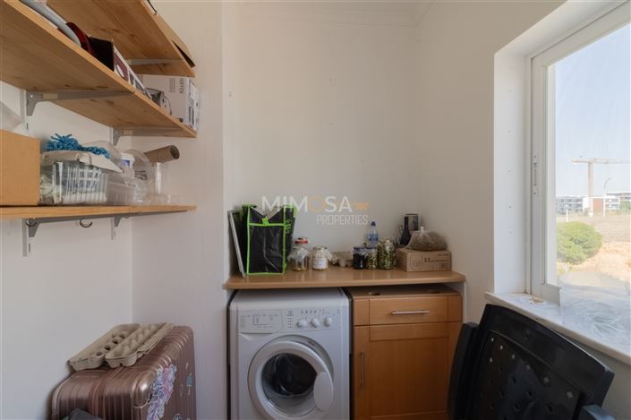 Image No.12-3 Bed Flat for sale