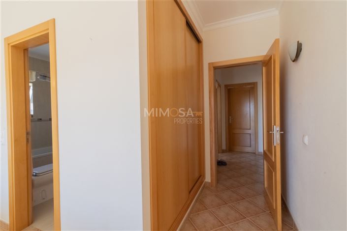 Image No.18-3 Bed Flat for sale