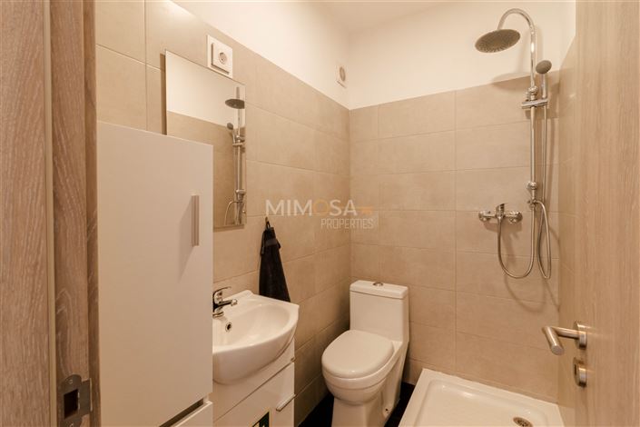 Image No.14-4 Bed Flat for sale