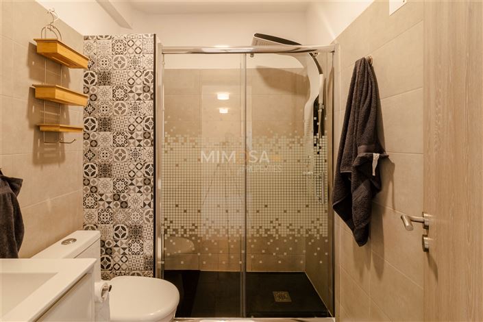 Image No.18-4 Bed Flat for sale