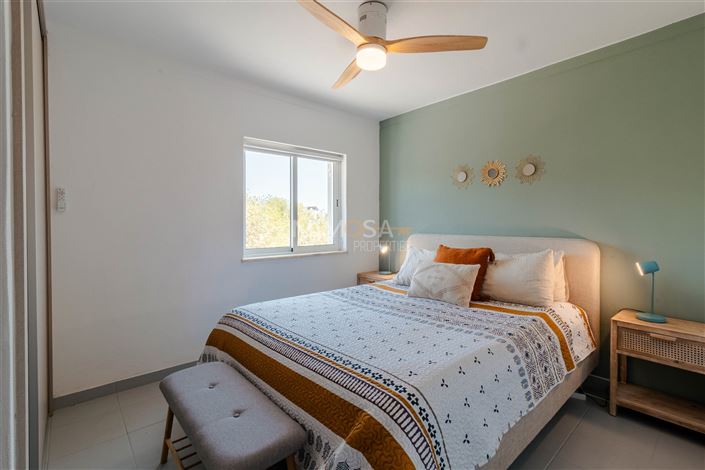 Image No.19-4 Bed Flat for sale