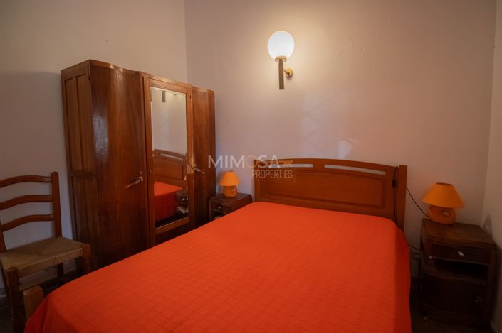 Image No.10-5 Bed House for sale