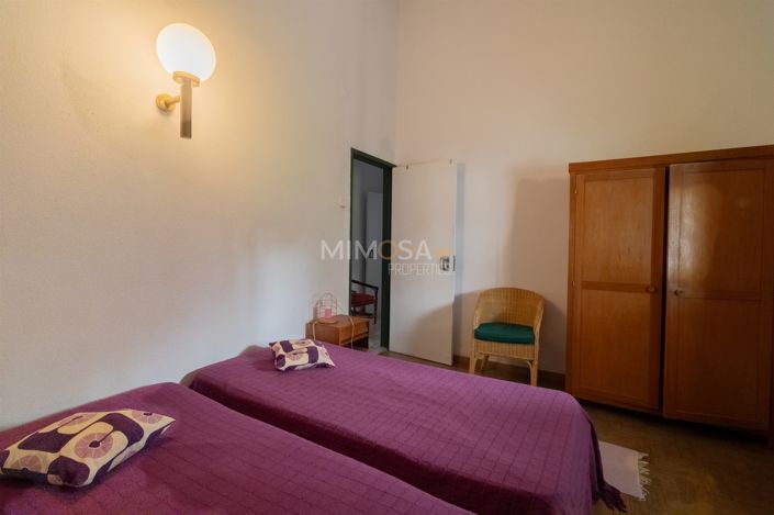 Image No.12-5 Bed House for sale