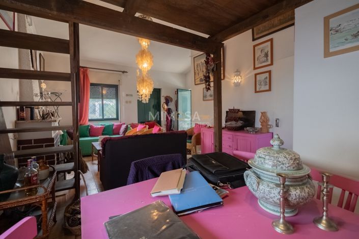 Image No.7-5 Bed House for sale