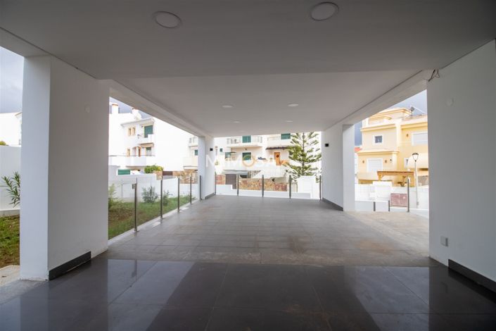 Image No.10-4 Bed House for sale