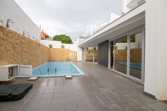 Image No.11-4 Bed House for sale