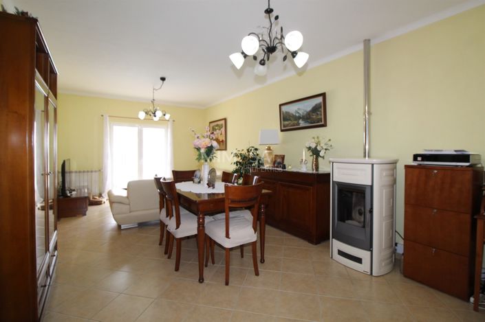 Image No.11-3 Bed Property for sale