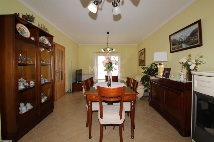 Image No.13-3 Bed Property for sale